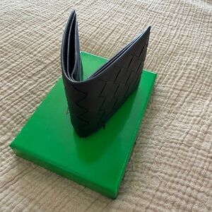 Bottega Veneta Black Intrecciato Woven Leather Bifold Wallet